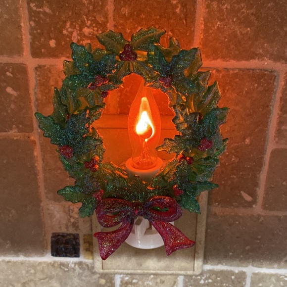 Christmas flickering nightlight - Picture 2 of 8